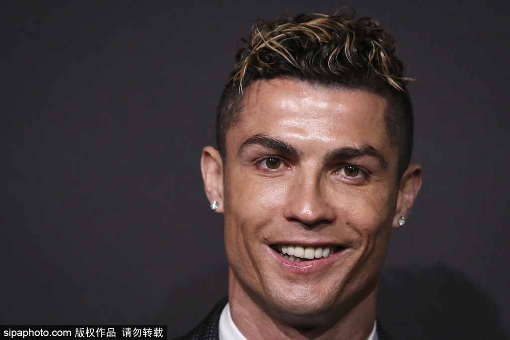 祝福！全北现代国脚宋旻揆与电竞主持人郭珉瑄步入婚姻殿堂