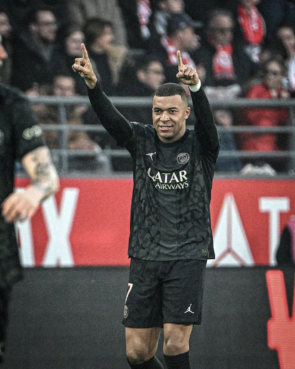 弗赖堡门将阿图博卢：诺伊尔是最伟大门将，他改变了这项运动（弗赖堡门将阿图博卢：诺伊尔是史上最佳门将，重塑了这项运动）