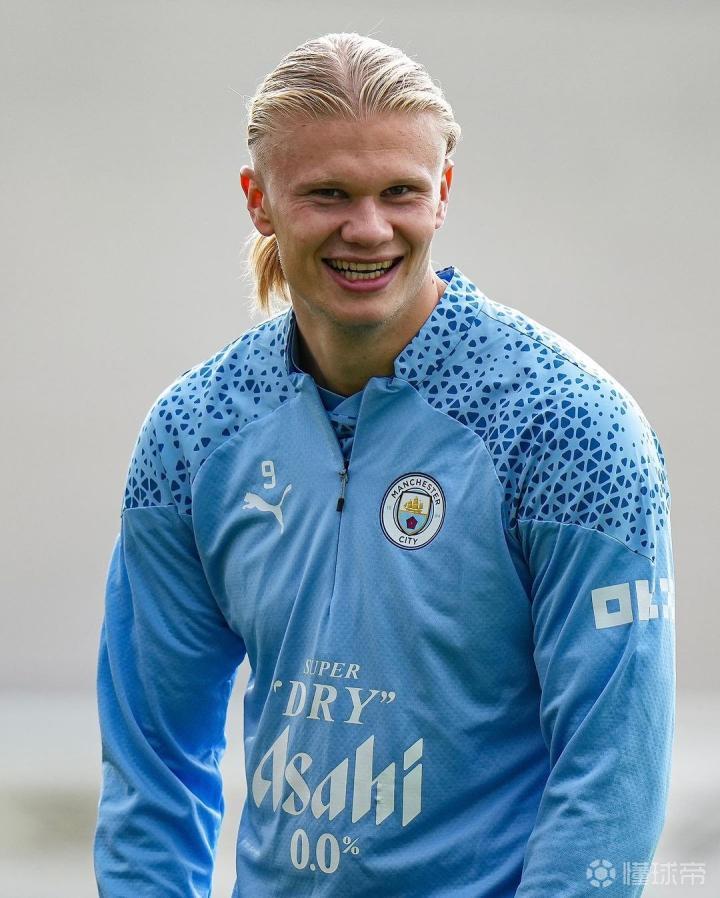 巴萨官方：将通过投票选出21世纪以来25个号码的最佳球员（巴萨官宣：发起投票评选21世纪以来25个球衣号码各自的最佳球员）