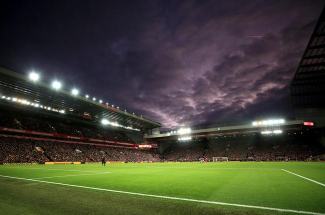 乌加特首发近7场英超全部失利，是曼联历史首发球员最长连败记录（乌加特英超近7次首发全败，创曼联队史首发连败最长纪录）