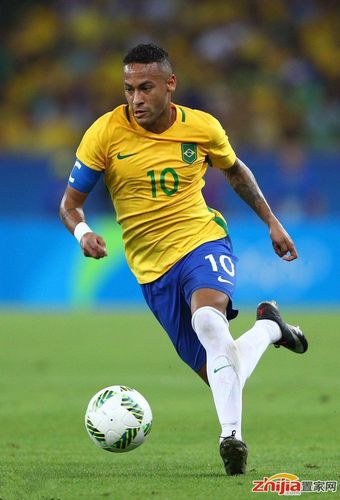 非洲杯对抗激烈精彩不断（非洲杯鏖战正酣，精彩连连）