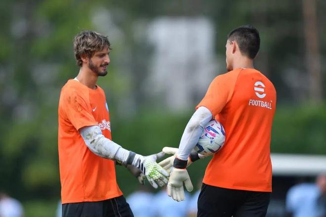 米兰年薪排行：拉比奥&恩昆库居首，萨56仅列倒数第二（米兰薪资榜：拉比奥与恩昆库领跑，萨56排名倒数第二）