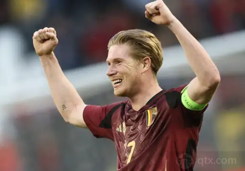 齐达内晒和樊振东打球照，足球界和乒乓球界梦幻联动，网友直呼：太帅了（齐达内晒与樊振东打球合影，足乒跨界梦幻同框，网友惊呼太帅了）