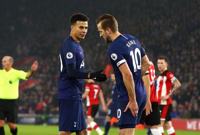 帕克：齐尔克泽远不及谢什科，德利赫特已成英超最佳后卫之一（帕克评价：齐尔克泽不及谢什科，德利赫特已跻身英超顶级中卫行列）