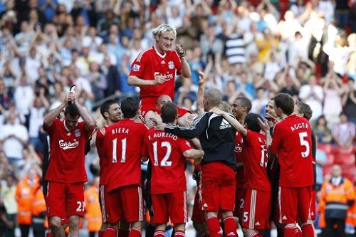 足球中超后卫世界级解围登上热搜