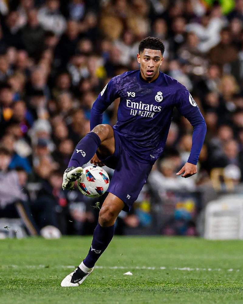 主场龙硬撼银河战舰！毕尔巴鄂死磕皇马，欧冠资格战意对决（主场之王强碰银河战舰！毕尔巴鄂鏖战皇马，欧冠席位之争）