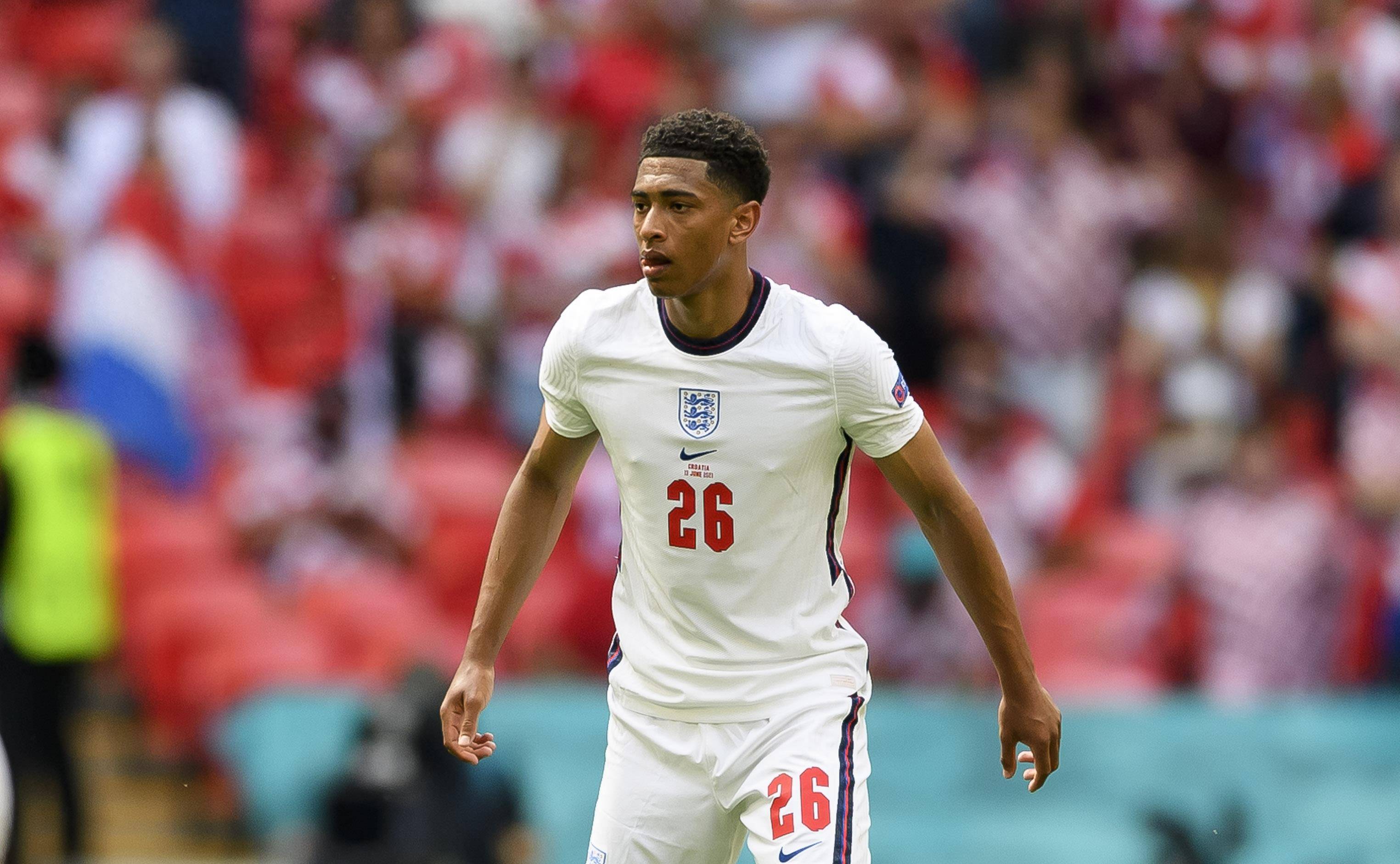 拿日本战犯照片！三笘薰8天仍未道歉，足球游戏怒了：删除，价值归零（日本战犯照风波未平：三笘薰8天未道歉，足球游戏怒删，价值清零）